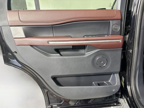 Used 2023 Ford Expedition Limited AWD/4WD image 26