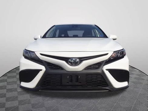 Used 2024 Toyota Camry SE FWD image 5