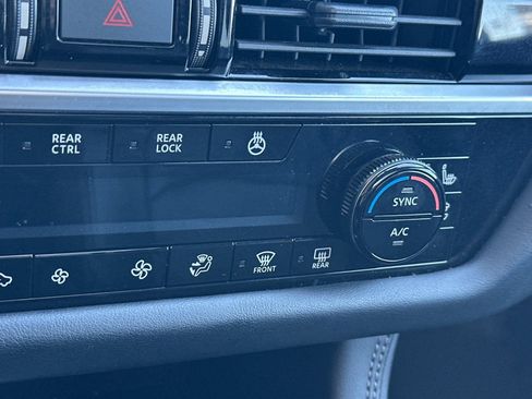 Certified 2024 Nissan Pathfinder Platinum w/ Cargo Package FWD image 31