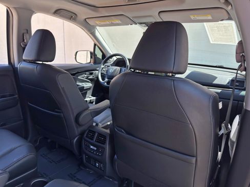 Used 2021 Honda Pilot Touring image 39