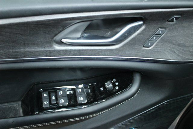 Used 2021 Jeep Grand Cherokee L Overland w/ Advanced Protech Group III AWD/4WD image 14