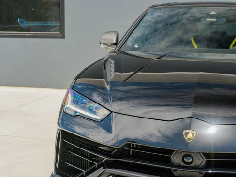 Used 2024 Lamborghini Urus Performante AWD/4WD image 32