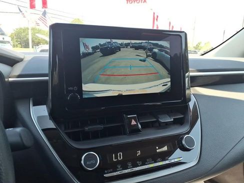 Used 2023 Toyota Corolla LE FWD image 17