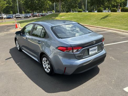Used 2025 Toyota Corolla LE FWD image 8