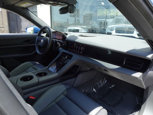 Used 2022 Porsche Taycan 4 Cross Turismo image 20