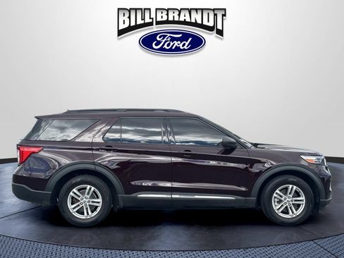 Used 2022 Ford Explorer XLT RWD image 2