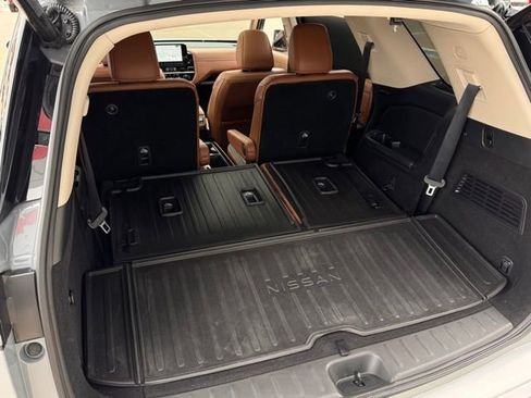 Used 2022 Nissan Pathfinder Platinum w/ Cargo Package image 8