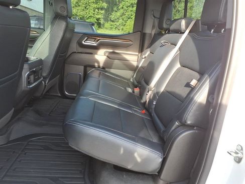 Used 2024 GMC Sierra 1500 Elevation w/ Preferred Package AWD/4WD image 9