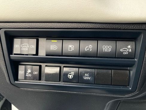 Certified 2025 Toyota Sequoia Capstone AWD/4WD image 15