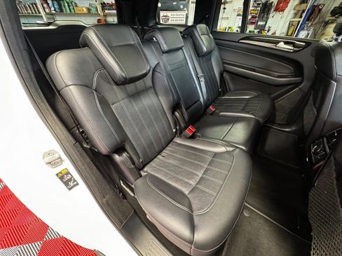 Used 2017 Mercedes-Benz GLS 450 4MATIC image 10