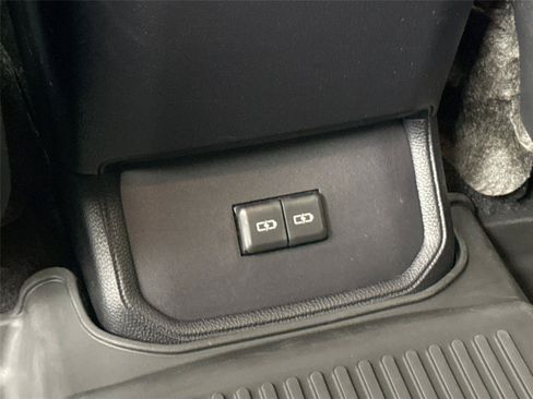 Used 2023 Toyota Highlander XSE FWD image 39