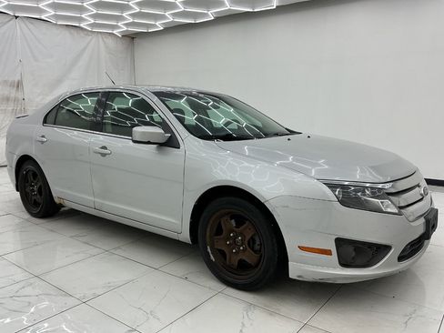 Used 2010 Ford Fusion SE FWD image 3