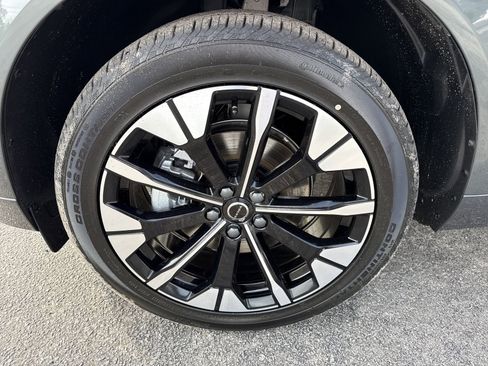 New 2026 Volvo XC60 B5 Plus w/ Protection Package Premier AWD/4WD image 9