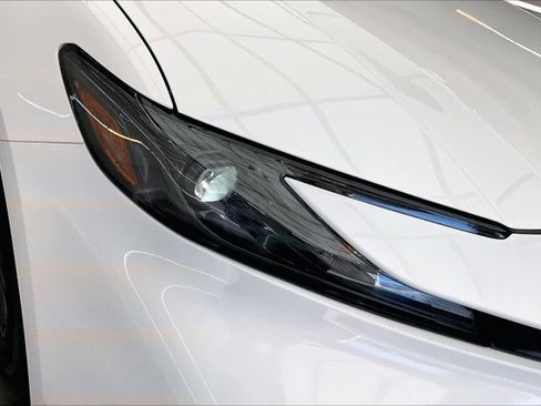 Used 2025 Toyota Camry SE image 29