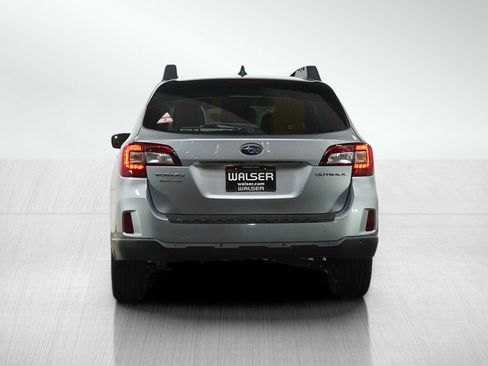 Used 2017 Subaru Outback 2.5i Limited image 4