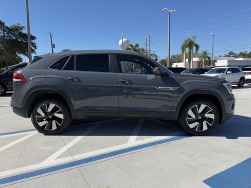 New 2026 Volkswagen Atlas Cross Sport SE image 2