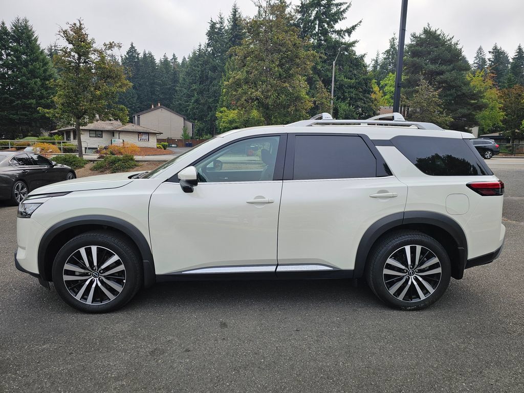 Used 2024 Nissan Pathfinder Platinum AWD/4WD image 8