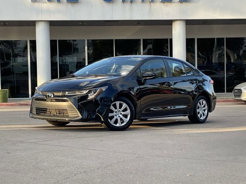 Used 2024 Toyota Corolla LE image 2