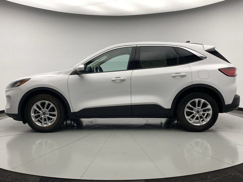 Used 2020 Ford Escape SE FWD image 2