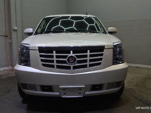 Used 2007 Cadillac Escalade AWD w/ Information Package image 10