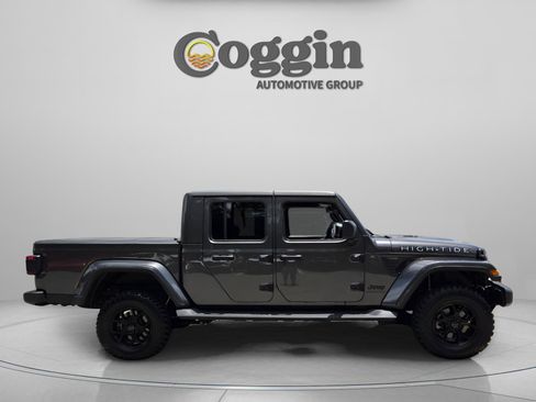 Used 2025 Jeep Gladiator Sport AWD/4WD image 6