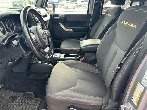 Used 2015 Jeep Wrangler Unlimited Sahara w/ Dual Top Group image 9