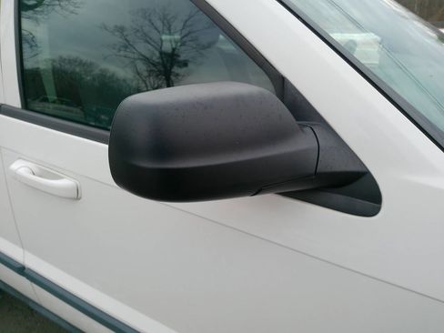 Used 2009 Jeep Grand Cherokee Laredo w/ Popular Equipment Group image 32