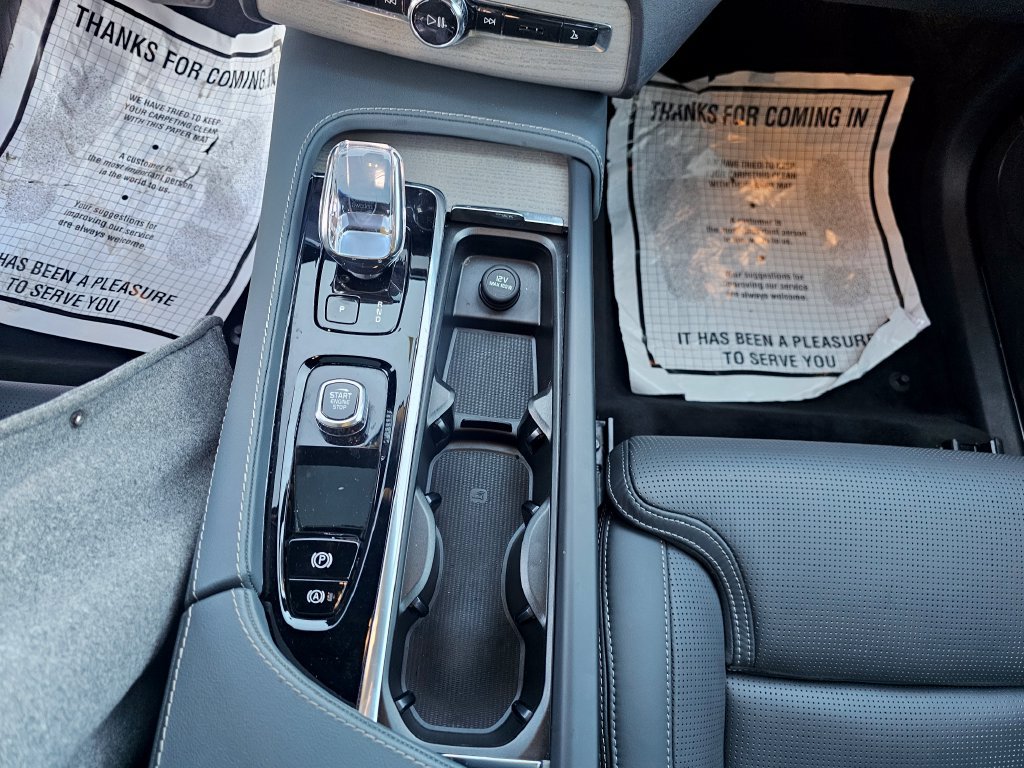 Certified 2025 Volvo XC90 B6 Ultra w/ Protection Package AWD/4WD image 45