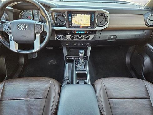 Used 2016 Toyota Tacoma Limited w/ Towing Package image 17