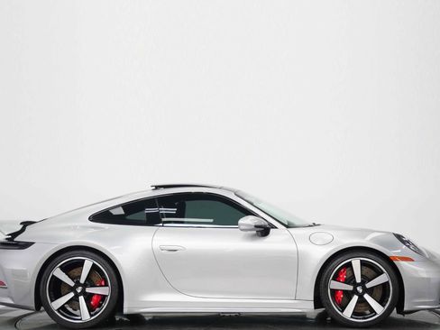 Used 2025 Porsche 911 Carrera S image 2