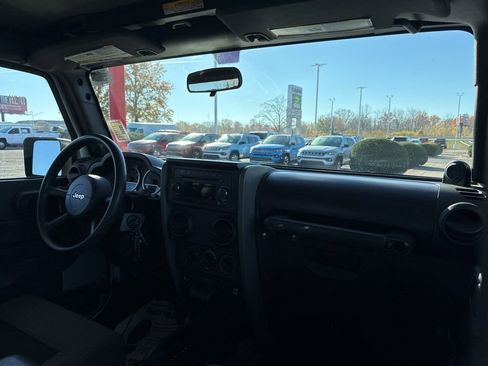Used 2010 Jeep Wrangler Unlimited Sport image 22