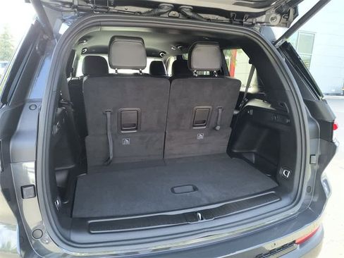 New 2025 Jeep Grand Cherokee L Laredo image 23