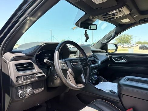 Used 2023 GMC Yukon AT4 w/ AT4 Premium Package AWD/4WD image 14