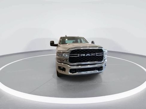Used 2024 RAM 2500 Big Horn AWD/4WD image 3