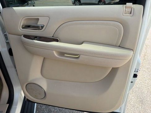 Used 2008 Cadillac Escalade ESV AWD image 16