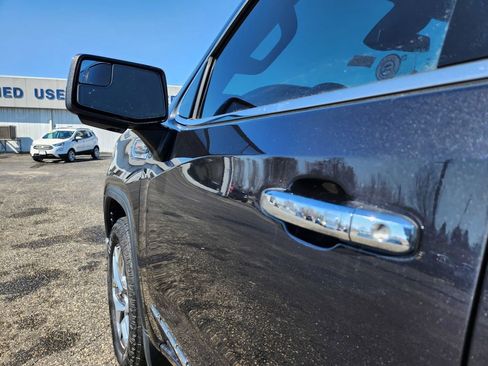 Used 2023 GMC Sierra 1500 SLT image 39