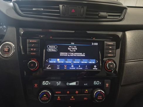 Used 2020 Nissan Rogue SV AWD/4WD image 14