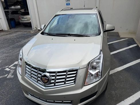 Used 2013 Cadillac SRX Luxury w/ Driver Awareness Package FWD image 8