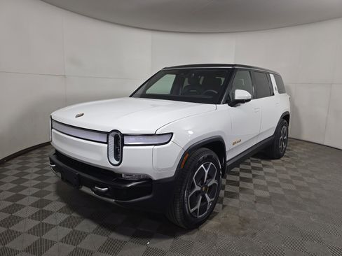 Used 2024 Rivian R1S Adventure AWD/4WD image 1