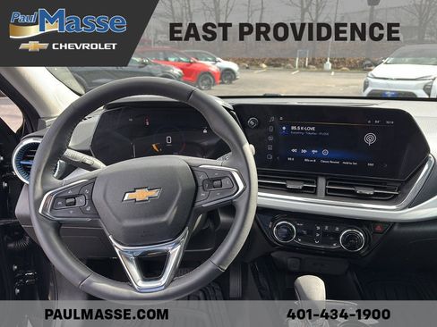 Certified 2024 Chevrolet Trax LT w/ Driver Confidence Package FWD image 11