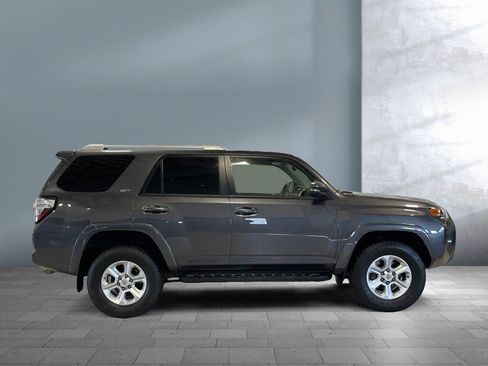 Used 2018 Toyota 4Runner SR5 Premium image 7
