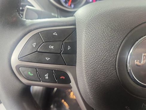 Used 2021 Jeep Cherokee Latitude Lux AWD/4WD image 12