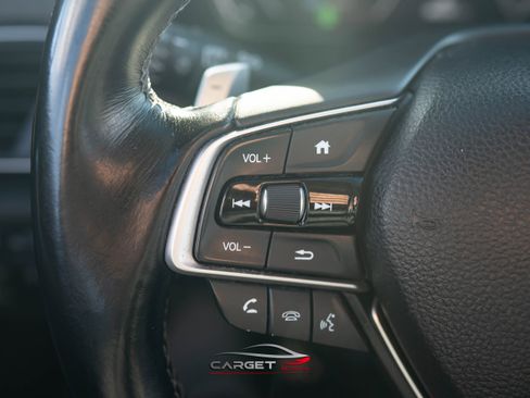 Used 2018 Honda Accord Touring image 23