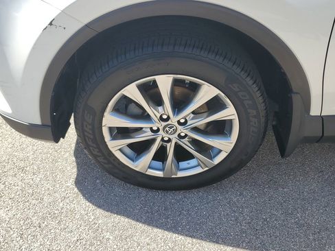 Used 2018 Toyota RAV4 Limited image 11