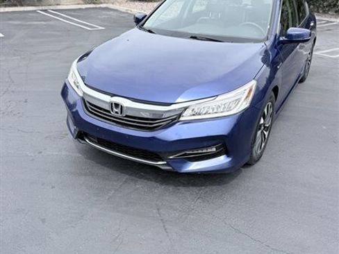 Used 2017 Honda Accord Touring image 3