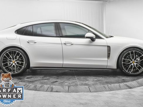 Used 2022 Porsche Panamera Platinum Edition image 10