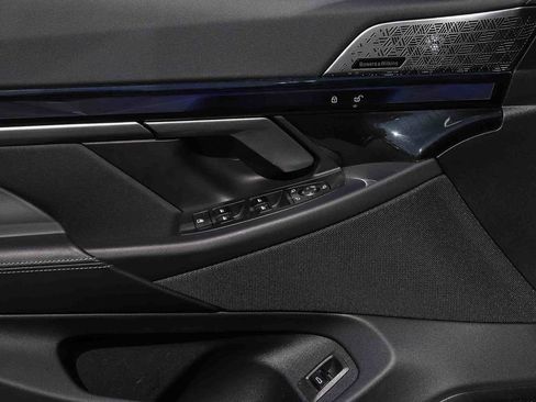 Used 2025 BMW i5 eDrive40i w/ M Sport Package image 22