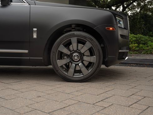 Certified 2023 Rolls-Royce Cullinan AWD/4WD image 6