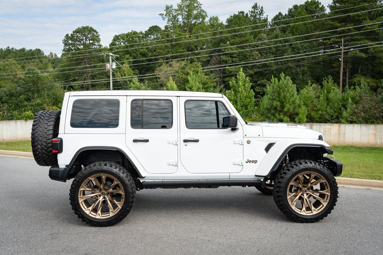 Used 2024 Jeep Wrangler Unlimited Rubicon 392 AWD/4WD image 23