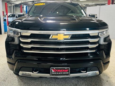 Used 2024 Chevrolet Silverado 1500 High Country w/ Technology Package AWD/4WD image 2